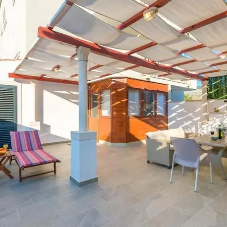 Apartman Nika Solitudo *